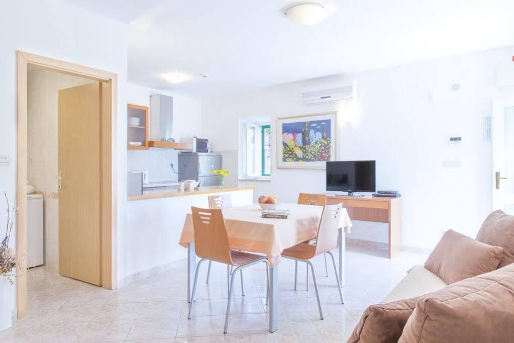 Villa Bonaca Perfect Location For A Holiday With Friends Or Family, Heated Pool ซูมาร์ติน ภายนอก รูปภาพ