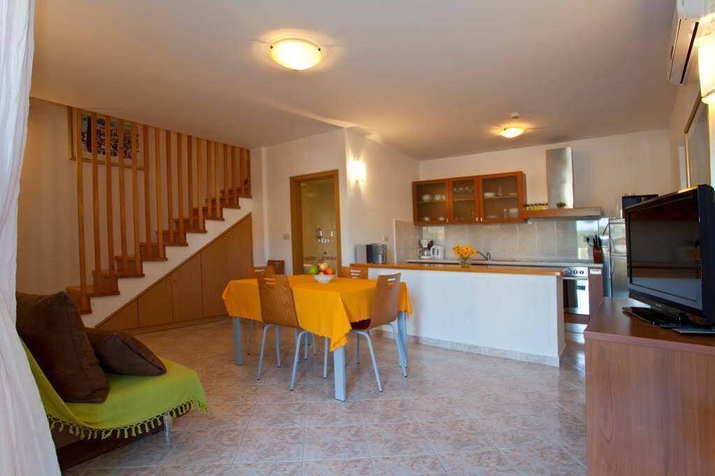 Villa Bonaca Perfect Location For A Holiday With Friends Or Family, Heated Pool ซูมาร์ติน ภายนอก รูปภาพ